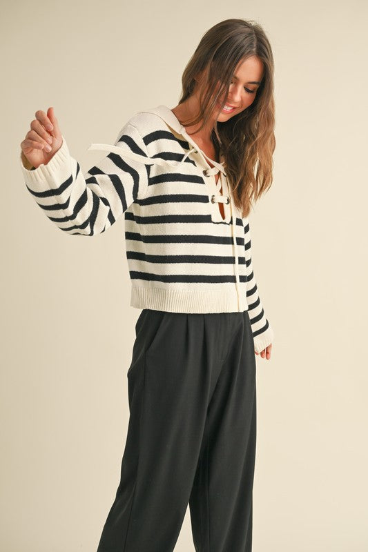 Lace-up stripe pattern sweater